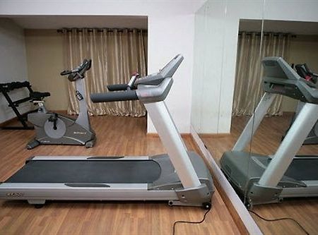 Deccan Plaza Hotel - Уті Екстер'єр фото