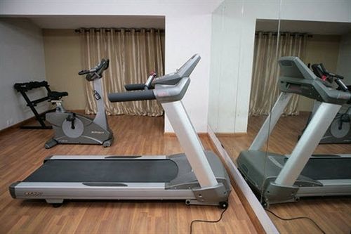 Deccan Plaza Hotel - Уті Екстер'єр фото